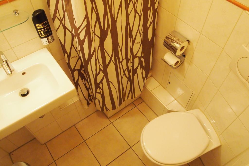 Single Room,109217133:JPEG